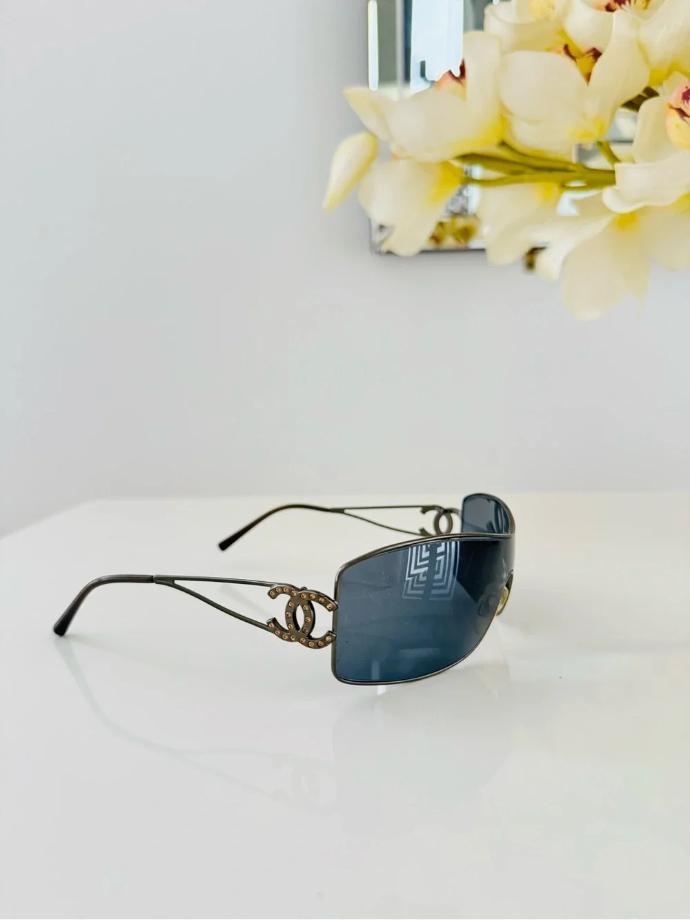 RARE 🍒 Vintage Authentic Chanel rhinestone CC sunglasses ✨